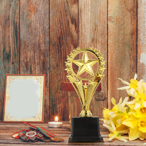 Creative Golden Plastic Trophy For Games And Event Celebrations 2