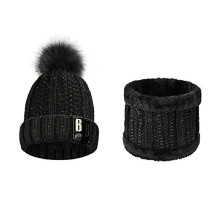 (Zwarte muts met slabbetje) Dames winter gebreide muts en sjaal set, winterhandschoenen, sokken en oorkappen,