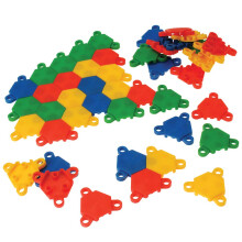 Konstruktive leget?j 160 stk. Flexi Hexis i fire lyse farver, der h?nger sammen 1 1/2"""" T. Fleksibelt materiale til alderen 3 ?r og opefter