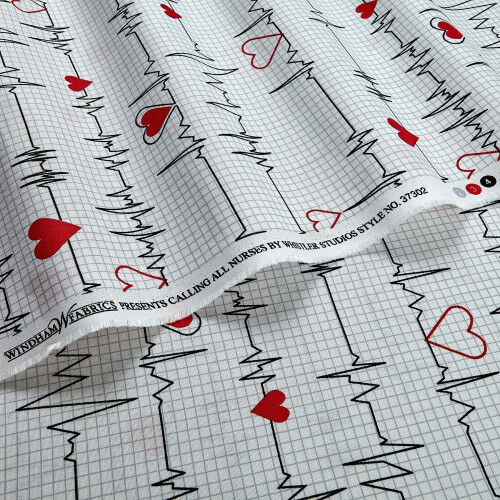 Windham Quilt Fabrics Calling All Nurses Heart Beat weier Quiltstoff, Meterware 1