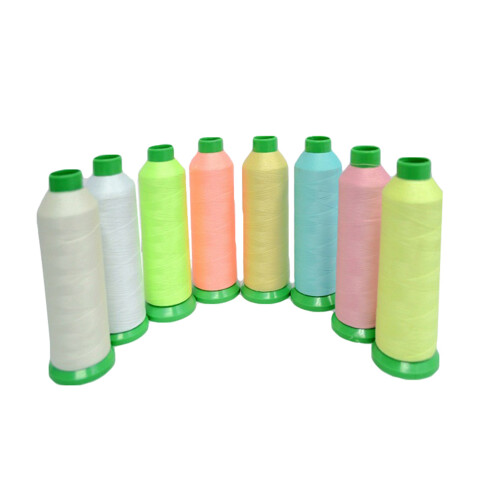 5 1000 yard leuchtendes Polyester-Stickgarn (zufällige Farbe) 1