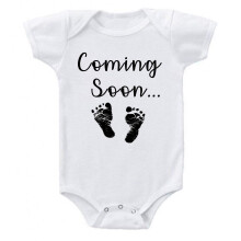 Ink Trendz kommer snart... Baby Feet Graviditetsmeddelande Babybody (vit nyfdd)