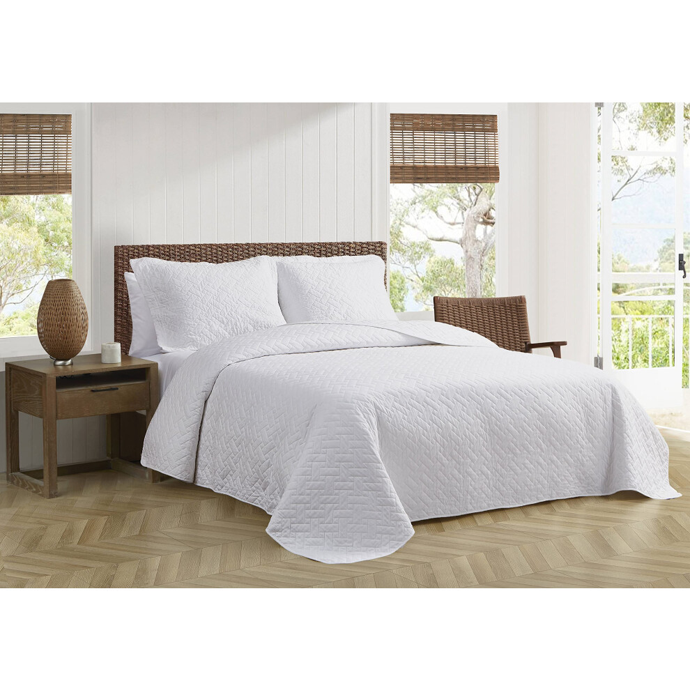 Tommy Bahama - Queen Quilt Set Soft Bedding With Matching Shams Comfy Bedspread Beach Bedding Set For All Seasons (Chevron White Queen)