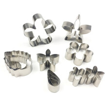 12-teiliges ausstecher set in blumenformen für kuchen