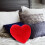 oreiller cœur en peluche - coussin - idée cadeau saint-valentin 9