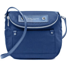 Marc Jacobs Bolso bandolera Preppy Mini Natasha de nailon (azul celeste)