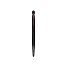 Pincel para pliegues de ojos de Laura Mercier