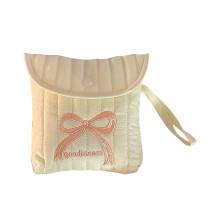 (C) Fashionable Polyester Menstrual Bag With Decorative Sheet Compact And Suitable For Women And Girls Portable Menstrual Tissue Bag