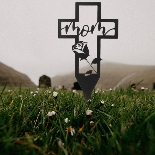 cruz de metal com de para decoração de túmulo 2