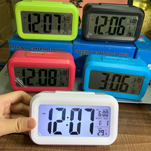 Digitaler Wecker mit Datum, Temp, Snooze & Nachtlicht 2