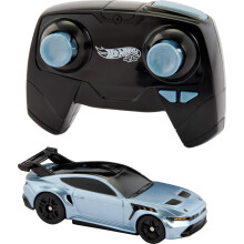 Hot Wheels Auto giocattolo RC, telecomando con tutte le funzioni, scala 1:64, pulsante booster Ford Mustang per gare e acrobazie, ricarica in pis