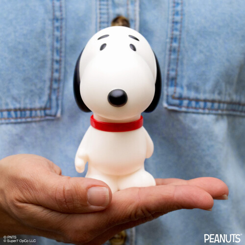 Super7-Peanuts-Spaß! Spaß! Wave 02 – Snoopy (laufende) Actionfigur 1