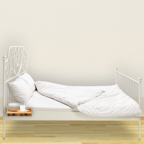 Bedside table in bamboo 2