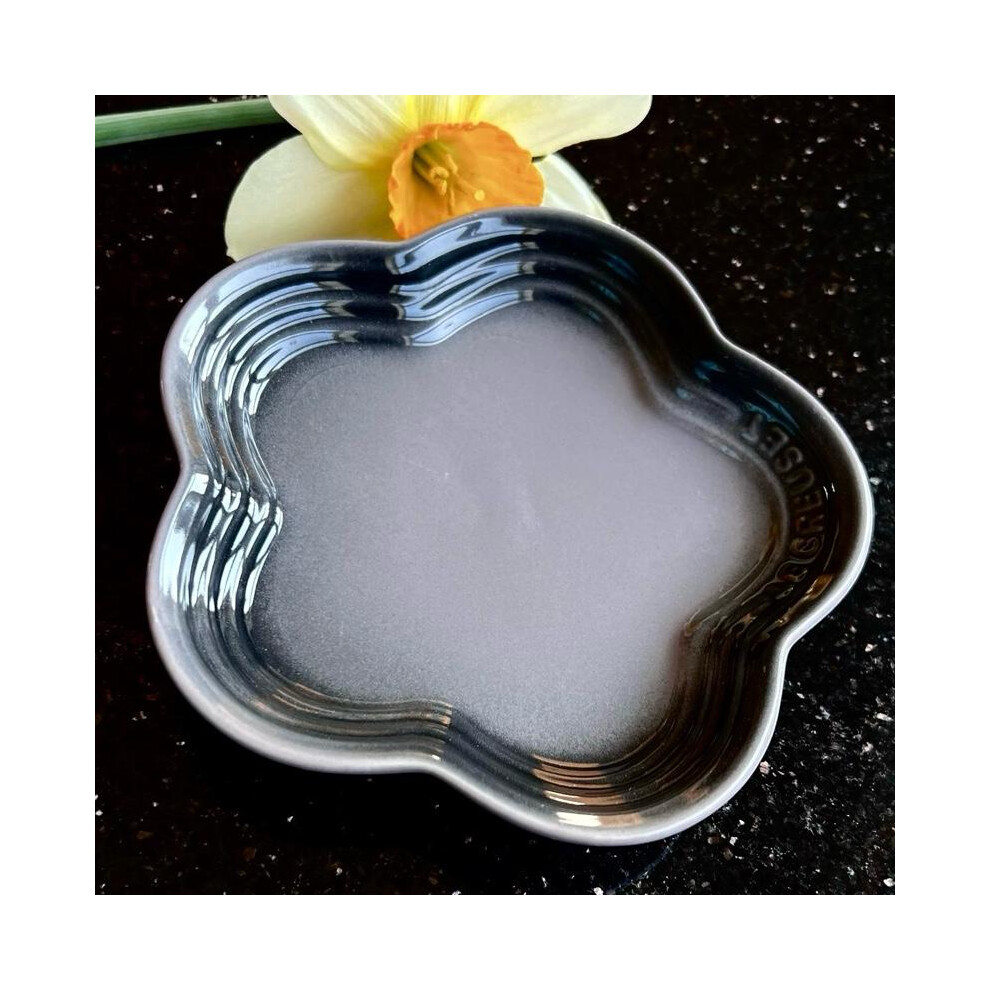 (Grey) Ceramic Pet Bowl Plate for Wet Food - Perfect for Your Feline Friend - Ideal for Cats and Dogs cat bowls-image-OPC-PMCQVBF-NEW