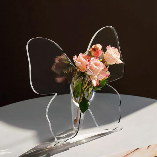 vases
acrylic vase 1