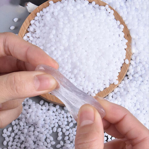 Termoplastický plast polykaprolakton 1
