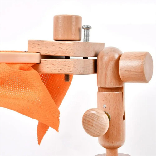 Stickrahmenständer, Stickrahmenständer aus Holz 2