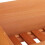 Blumentisch aus hellem Holz 6