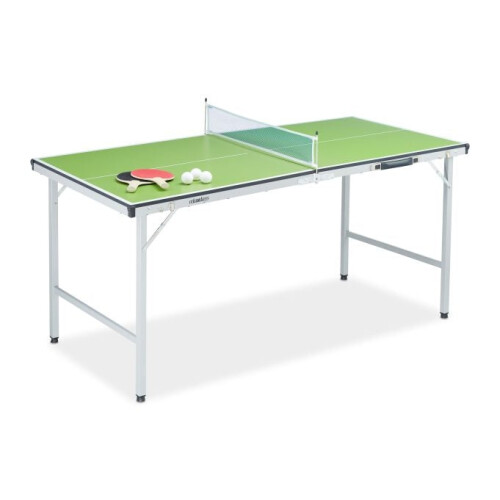 Grüner Tischtennistisch mit Zubehör