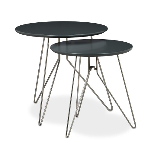 Gedeckter Tisch mit 3 Metallbeinen 2