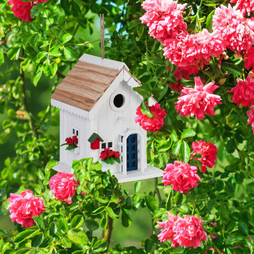 Dekoratives Vogelhaus im Landhausstil 2