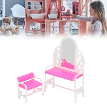 Puppenhausstuhl mit Schrank und Spiegel – Kunststoff-Miniaturspielzeug, 12,6 12,4 cm