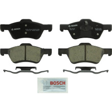 BOSCH BC1047A Jeu de plaquettes de frein disque en cramique QuietCast Premium Compatible avec certains Ford Escape ; Mercure Mariner; DEVAN