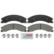 Zestaw klockσw hamulcowych BOSCH BSD1411 do ciezkich zastosowan - kompatybilny z wybranymi modelami Chevrolet Express 3500/4500 Silverado 2500/3500 H