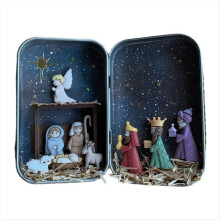 Handgefertigte Weihnachtskrippe, Schreibtischornamente im Hüttenkisten-Design