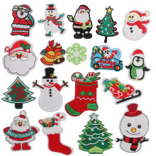 18 pezzi di applique carine a forma di albero di Natale con Babbo Natale per decorazioni fai da te per vestiti e artigianato