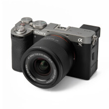 Viltrox 20mm F2.8 Ultra-Wide Auto Focus Lens for Sony E-Mount - Perfect for Vlogging with Sony ZV-E1, A7RV, ZV-E10, A7C, FX30