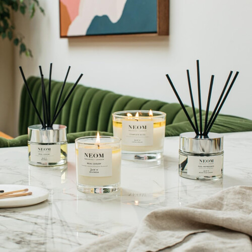 Neom  Medium Luxury Candle 2