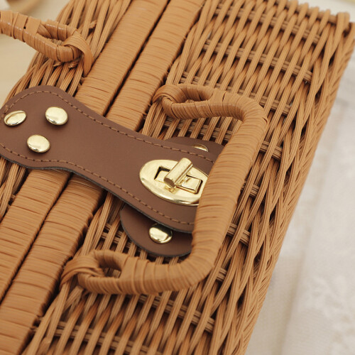 Picknick-Box M, Holzfarbe, Ringgriff, Rattan 2
