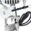 Metall-Mikrofon-Roboter mit Gitarre im 15