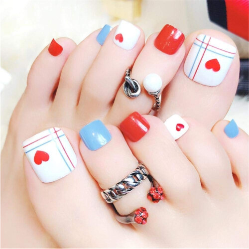24 Pz Unghie Posticce Cuore e Strisce con Colla 1