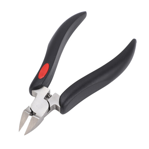 Nagelhautzange Edelstahl ergonomisch mit Abdeckung 1