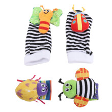 4x Baby Plush Wrist Rattle & Foot Socks Set
