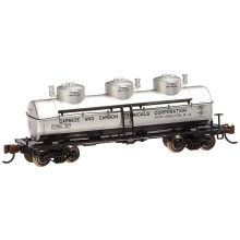 Bachmann BAC17155 Carbide & Carbon Chemicals - 3-Dome Tank Car