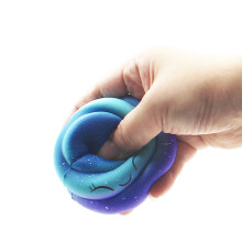 Squishy Spielzeug lila Sternenhimmel duftend