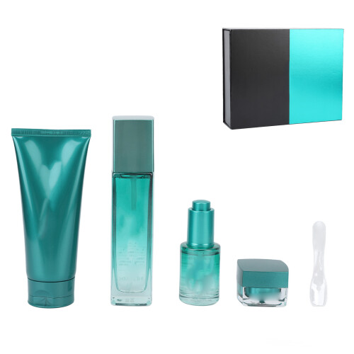 Set Cura Uomo: Detergente, Crema, Acne, Olio Essenziale