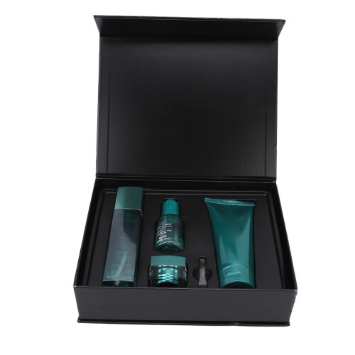 Set Cura Uomo: Detergente, Crema, Acne, Olio Essenziale 1