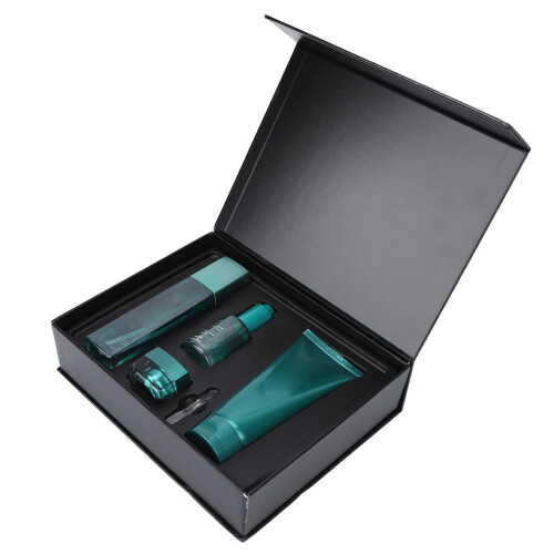 Set Cura Uomo: Detergente, Crema, Acne, Olio Essenziale 2