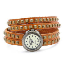 (Beige) Women's Vintage Rivets Bracelet Wrist Watch