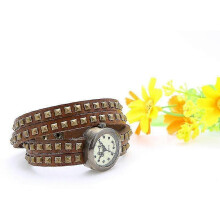 (Brown) Women's Vintage Rivets Bracelet Wrist Watch