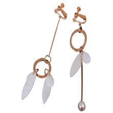 Antiallergic Resin Alloy Leaves Tassel Earrings Golden