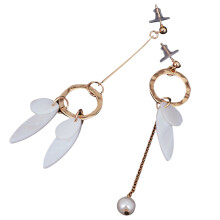 Antiallergic Resin Alloy Leaves Tassel Earrings Golden Earpin