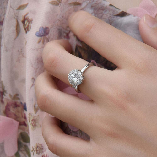 Women Luxury Rotatable Zircon Round Ring 2