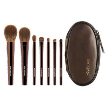 (HG7branch) Hourglass Soft Focus Foundation Brush, made of soft fibers, with a stylish design and minimalist face brush.
