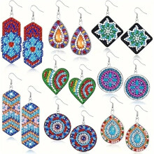 NDNXYXGS 8 paar diamanten schilderij oorbellen DIY Diamond Art Earring Kit voor volwassenen Leuke DIY ornament cadeaus voor vrouw verjaardagen Kerstm
