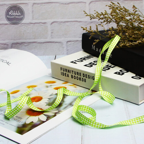 Fita Ribbli Verde Maçã e Branca, 100% Poliéster, 3/8 Polegadas x 10 Jardas, Ideal para Embalagem e Decoração 1